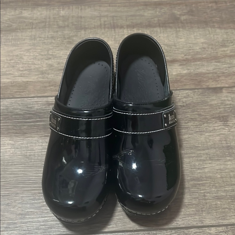 Koi Black Dress Shoes‎ with Glossy Finish and Decorative Strap 6